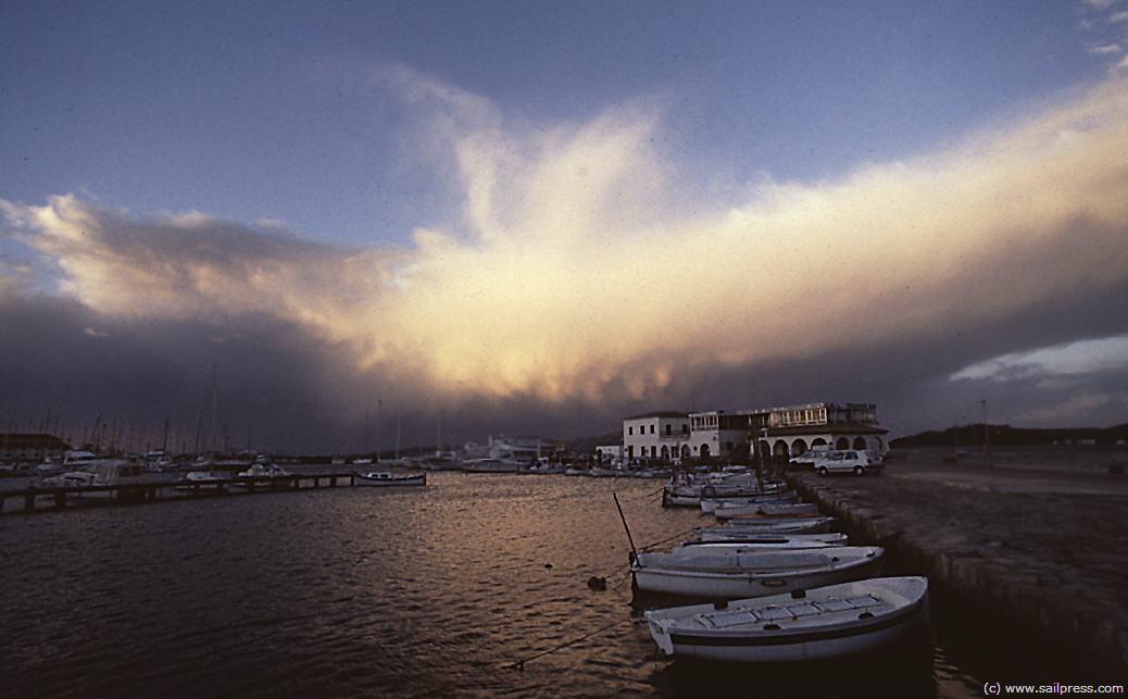 Gewitterwolke über Puerto de Pollenca, Mallorca/Spain - (c) by Yachtfernsehen.com